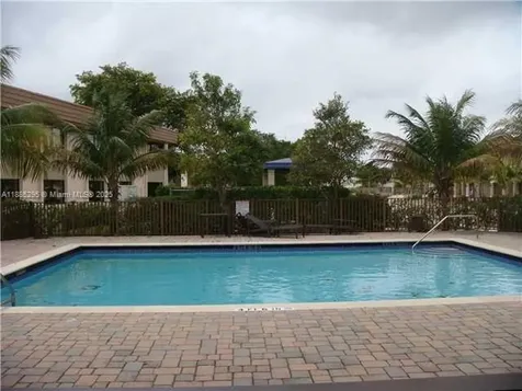 1024 NE 207th Terrace Miami FL 33179