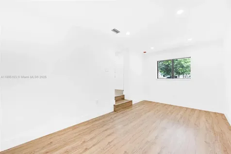 82 NE 117th Street Miami FL 33161