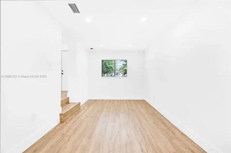 82 NE 117th Street Miami FL 33161