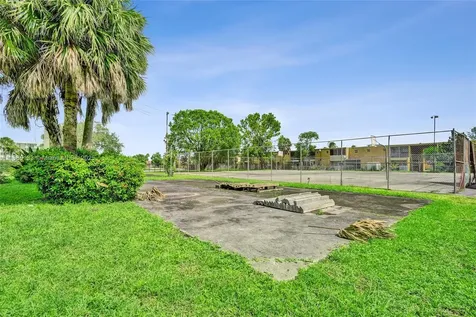 2600 NW 60th Terrace Sunrise FL 33313