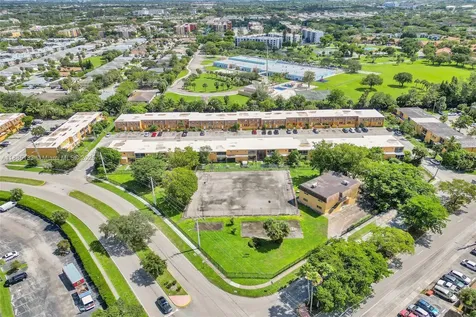 2600 NW 60th Terrace Sunrise FL 33313
