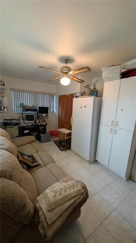 900 W 50th Place Hialeah FL 33012