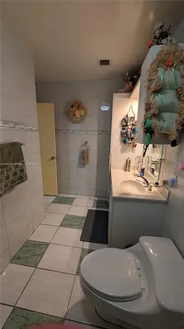 900 W 50th Place Hialeah FL 33012