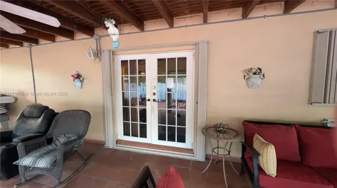 900 W 50th Place Hialeah FL 33012