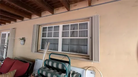 900 W 50th Place Hialeah FL 33012