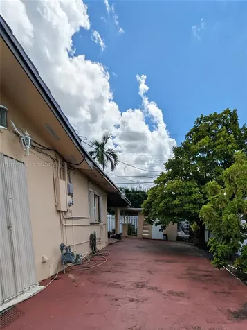 900 W 50th Place Hialeah FL 33012