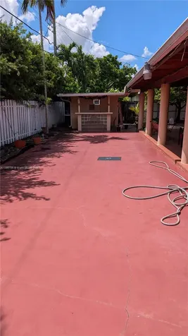 900 W 50th Place Hialeah FL 33012