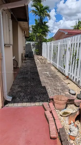 900 W 50th Place Hialeah FL 33012