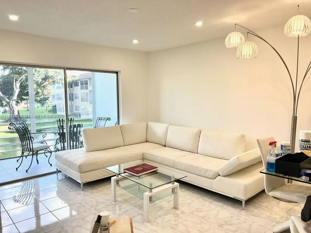 5051 W Oakland Park Boulevard Lauderdale Lakes FL 33313
