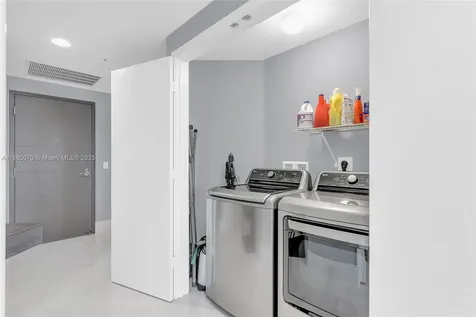 17111 Biscayne Boulevard North Miami Beach FL 33160