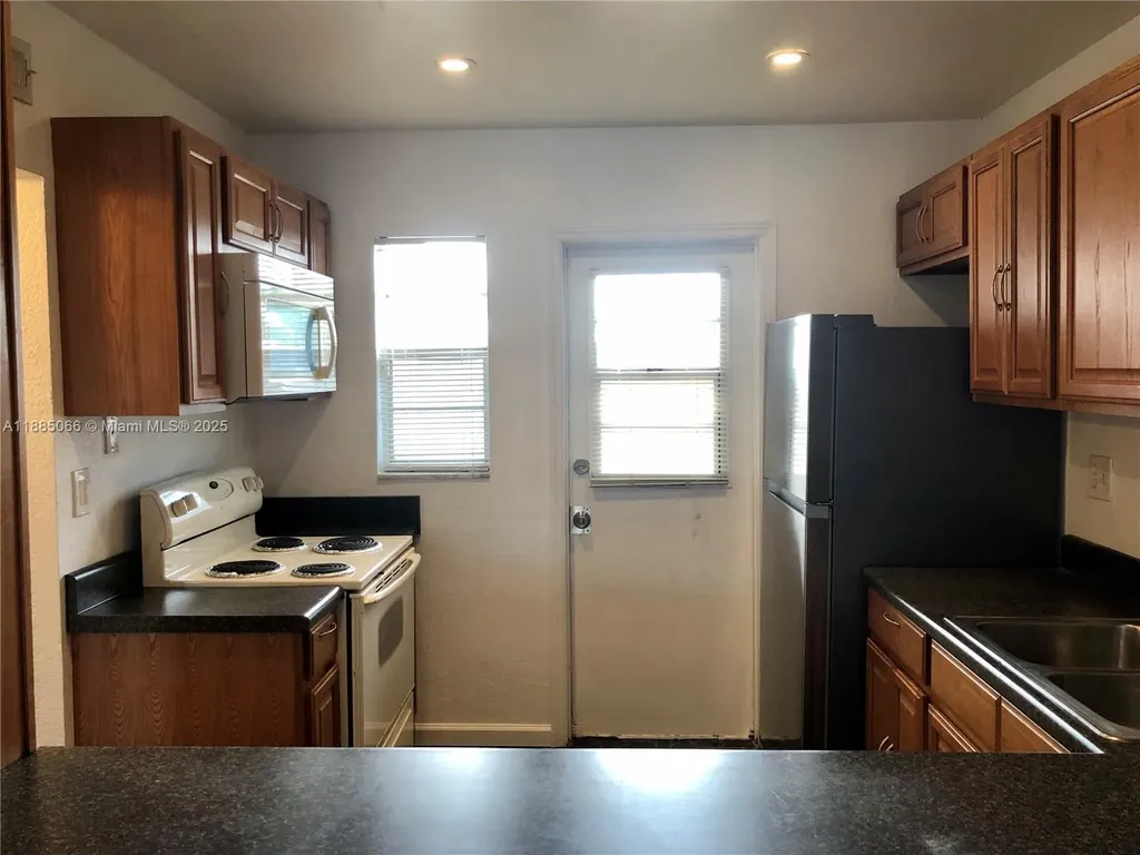 8121 SW 24th Court Davie FL 33324