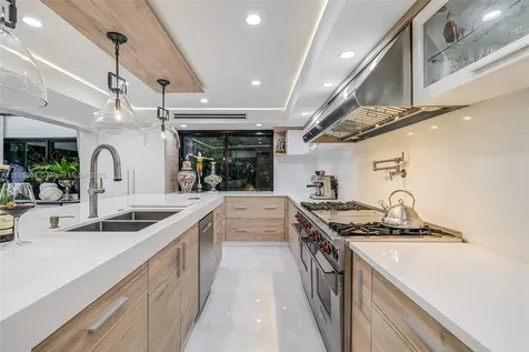 8761 SW 56th Street Miami FL 33165