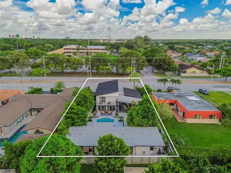 8761 SW 56th Street Miami FL 33165
