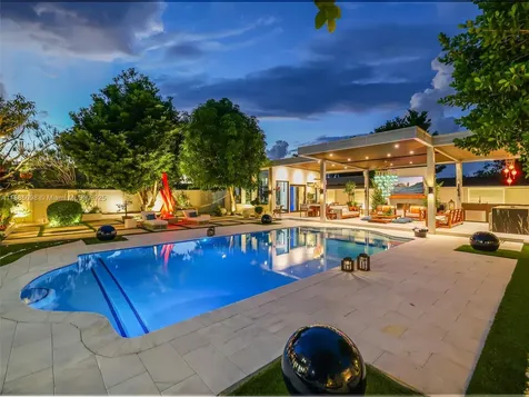 8761 SW 56th Street Miami FL 33165