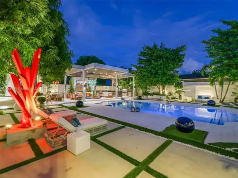 8761 SW 56th Street Miami FL 33165