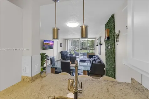 9410 Poinciana Place Davie FL 33324