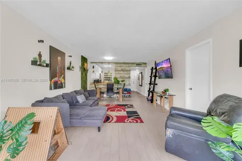 9410 Poinciana Place Davie FL 33324