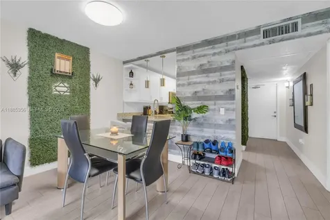 9410 Poinciana Place Davie FL 33324