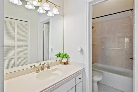 9340 NW 48th Doral Terrace Doral FL 33178