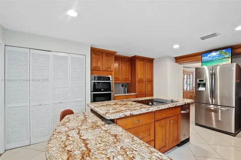 9340 NW 48th Doral Terrace Doral FL 33178