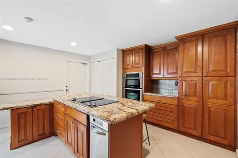9340 NW 48th Doral Terrace Doral FL 33178