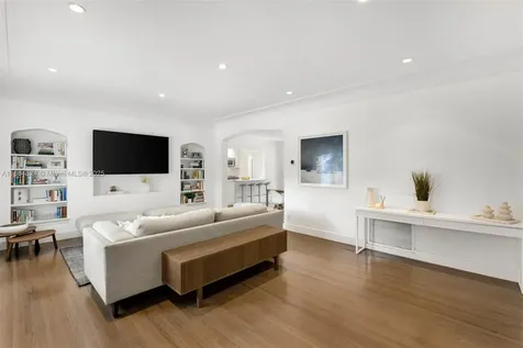 4397 N Michigan Avenue Miami Beach FL 33140