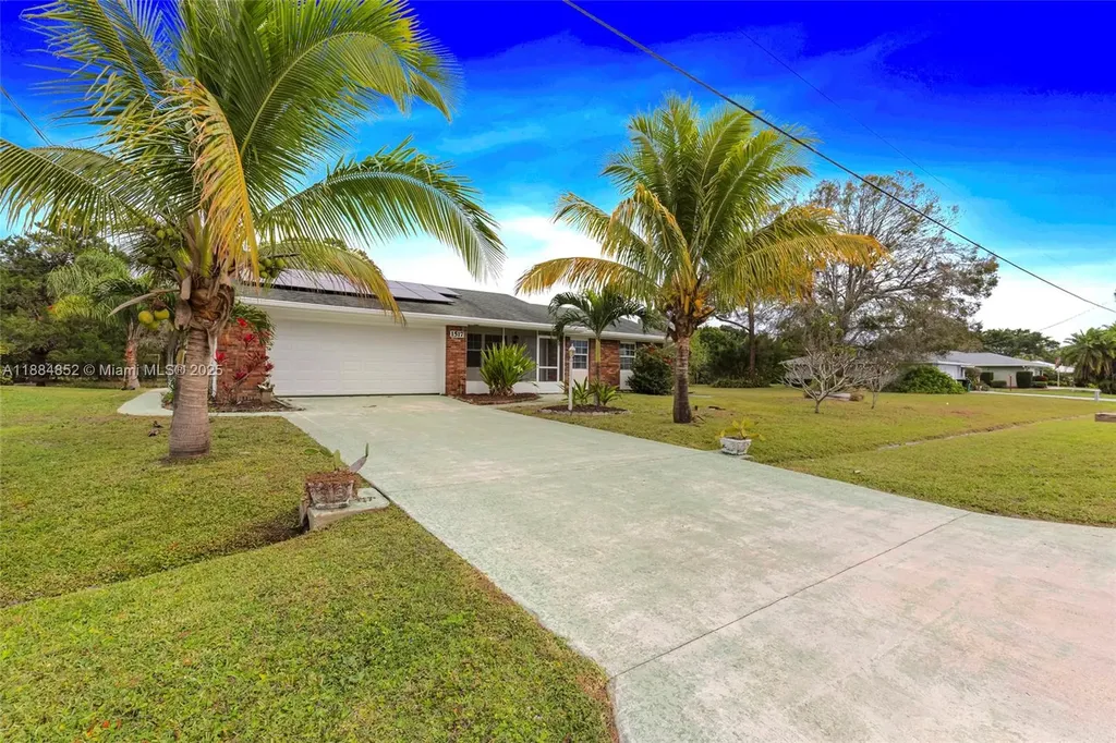 1517 SE Pitcher Road Port St. Lucie FL 34952