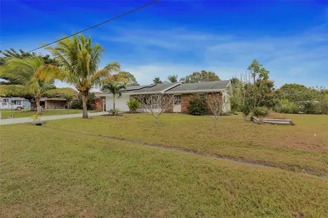 1517 SE Pitcher Road Port St. Lucie FL 34952