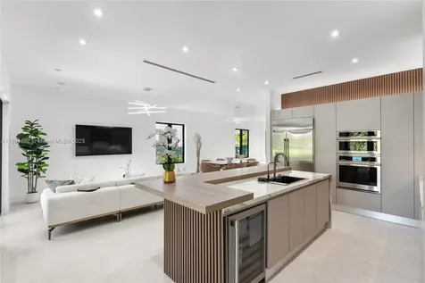 2523 Red Road Coral Gables FL 33134