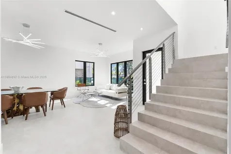 2523 Red Road Coral Gables FL 33134
