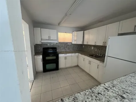 887 W 29th Street Hialeah FL 33012