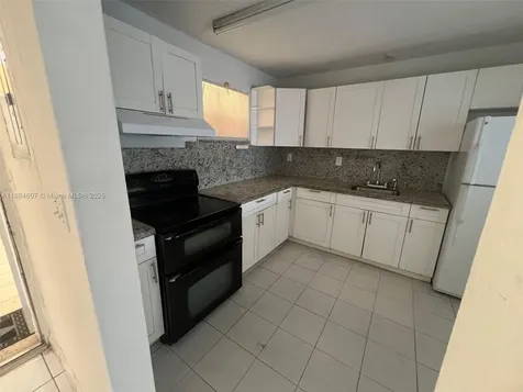 887 W 29th Street Hialeah FL 33012