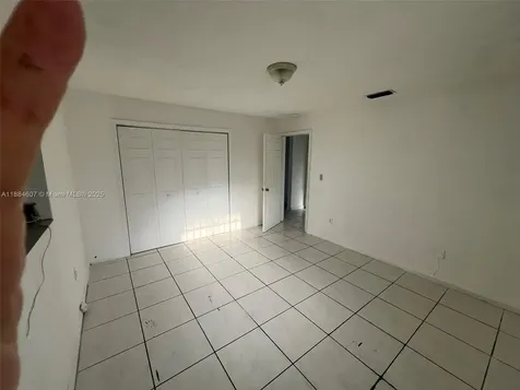 887 W 29th Street Hialeah FL 33012