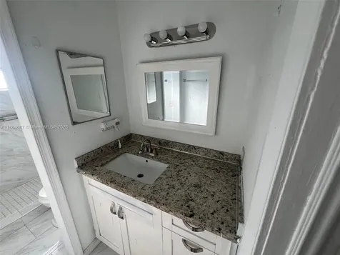 887 W 29th Street Hialeah FL 33012