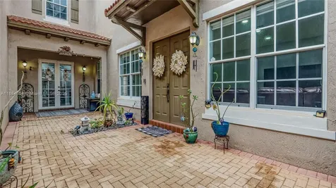 14709 SW 6th Street Pembroke Pines FL 33027