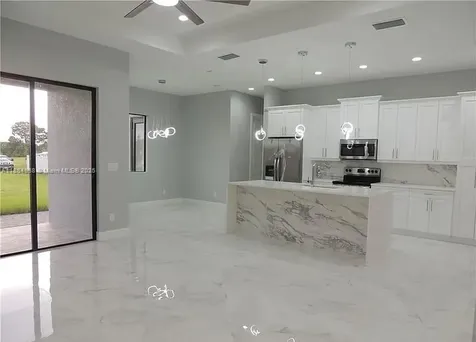2011 NW 10 Place Cape Coral FL 33993