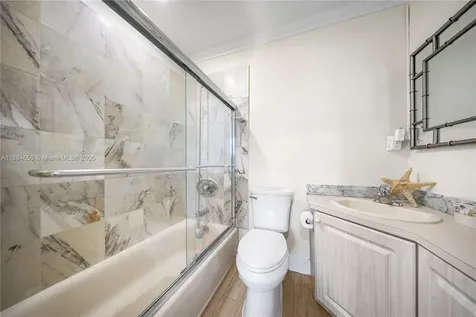 17931 NW 85th Avenue Hialeah FL 33015