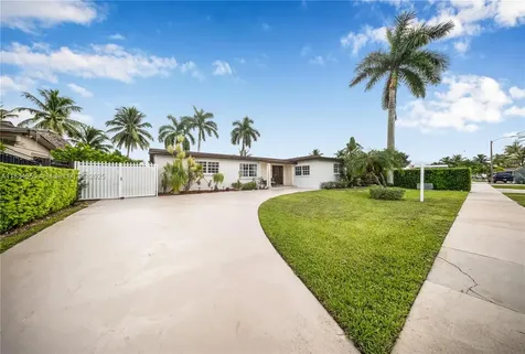 17931 NW 85th Avenue Hialeah FL 33015