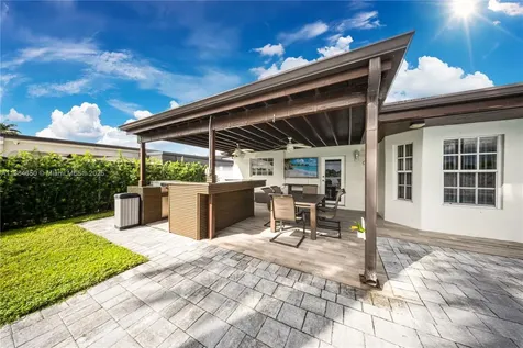 17931 NW 85th Avenue Hialeah FL 33015
