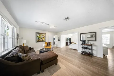 17931 NW 85th Avenue Hialeah FL 33015