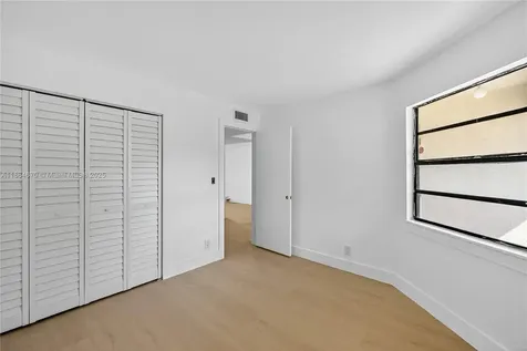 4198 Lakeside Drive Tamarac FL 33319