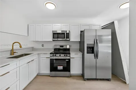 4198 Lakeside Drive Tamarac FL 33319