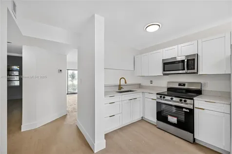 4198 Lakeside Drive Tamarac FL 33319
