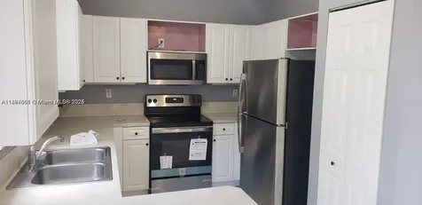 60 SE 6th Road Homestead FL 33030