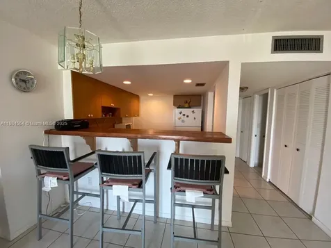 Miami Beach FL 33141