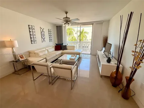 4142 N Jefferson Avenue Miami Beach FL 33140