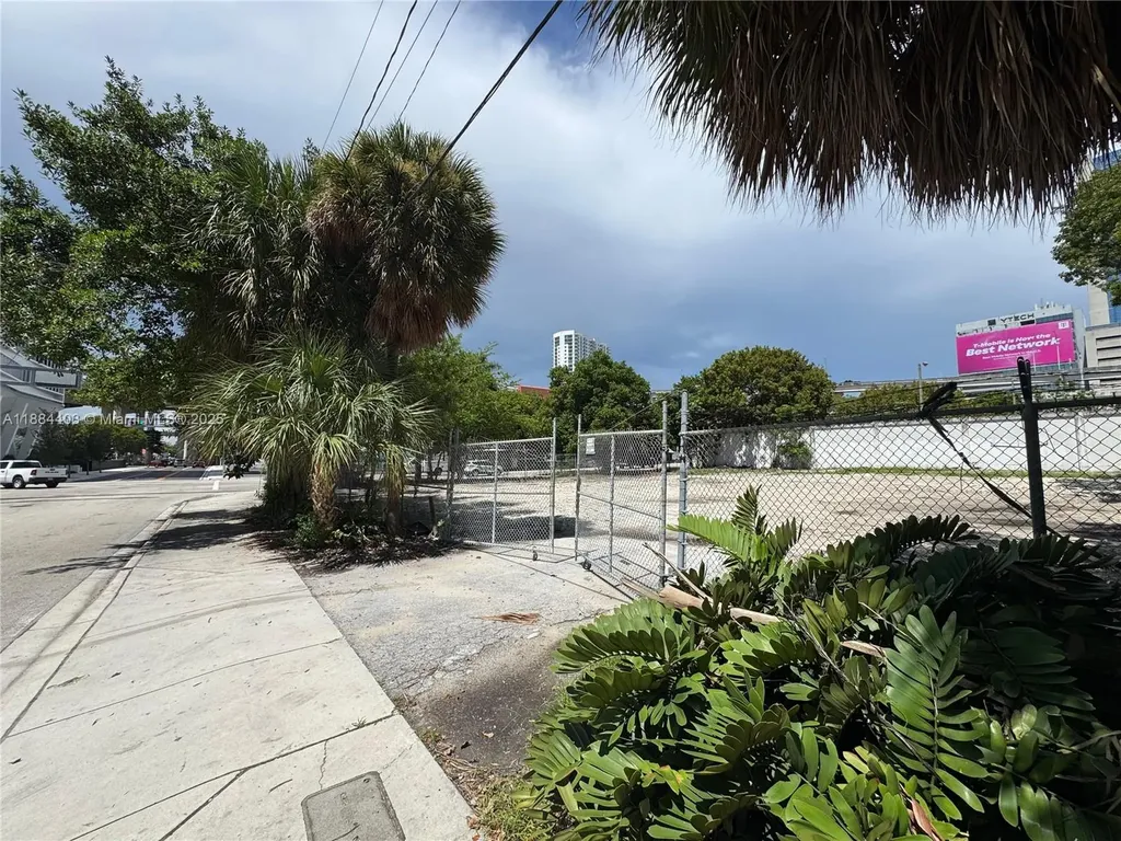 201 SE 2nd Avenue Miami FL 33131