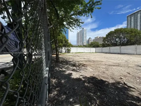 201 SE 2nd Avenue Miami FL 33131