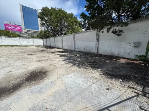 201 SE 2nd Avenue Miami FL 33131