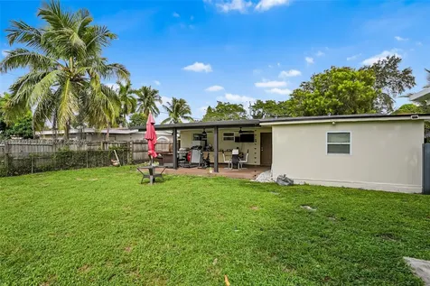 621 SW 50th Terrace Margate FL 33068